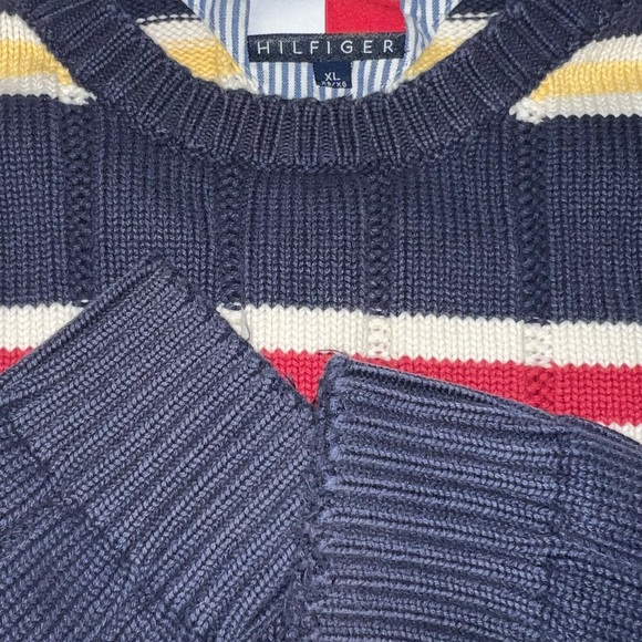 Tommy Hilfiger Crewneck - Picture 2 of 3